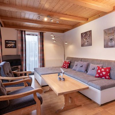 2024825112823719-beerenhaus-badhausweg-8-brixen-12-2023-appartement-preiselbeere-wohnzimmer